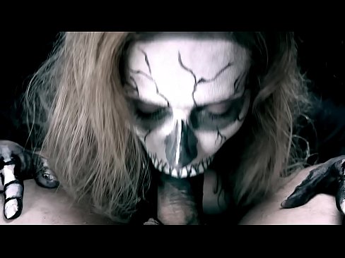 ❤️ Dæmonisk pige suger pik med sin sorte mund og sluger sperm. Fucking at da.xlxxporno.ru ☑