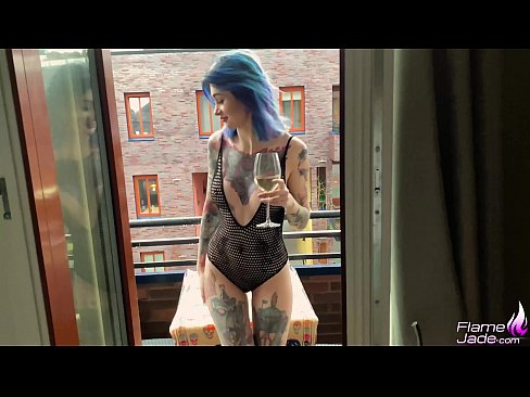 ❤️ Kæmpe pige suger med en sut og knepper lidenskabeligt under åben himmel Fucking at da.xlxxporno.ru ☑